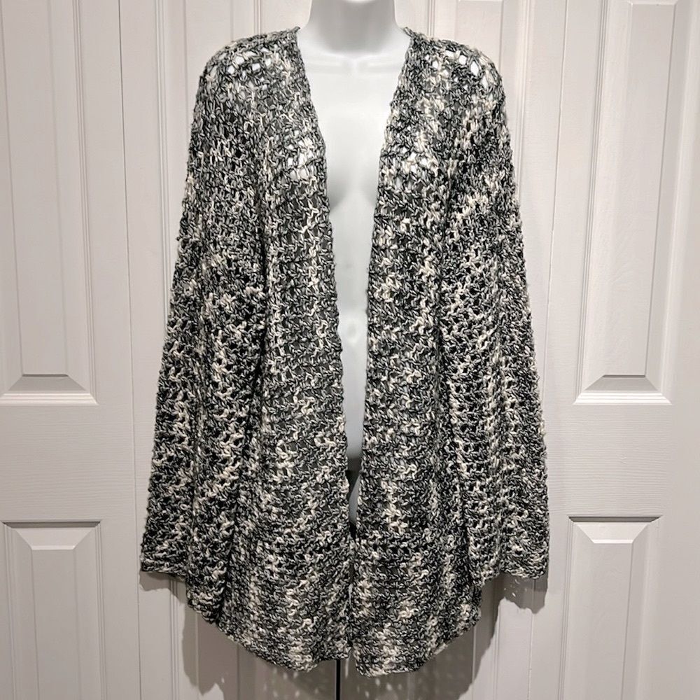 Handmade Wool Blend Grey/White/Black Open Weave Cardigan Size M